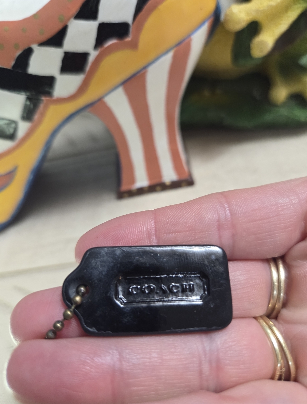 Coach black patent leather hangtag, Brass Hardware, Vtg. EUC